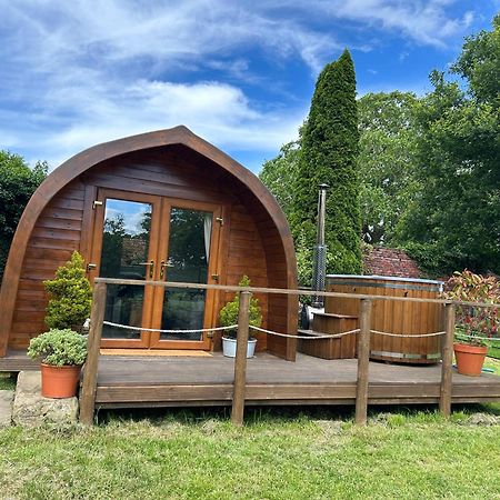 Hotel Secluded Cosy Luxury Pod With Wood Fired Hot Tub Shrewsbury Exterior foto