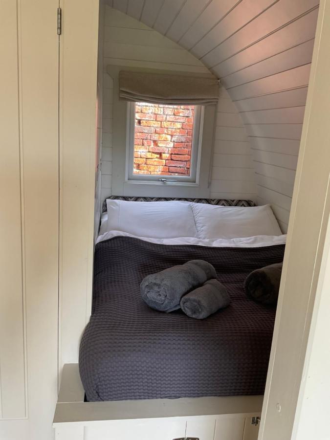 Hotel Secluded Cosy Luxury Pod With Wood Fired Hot Tub Shrewsbury Exterior foto